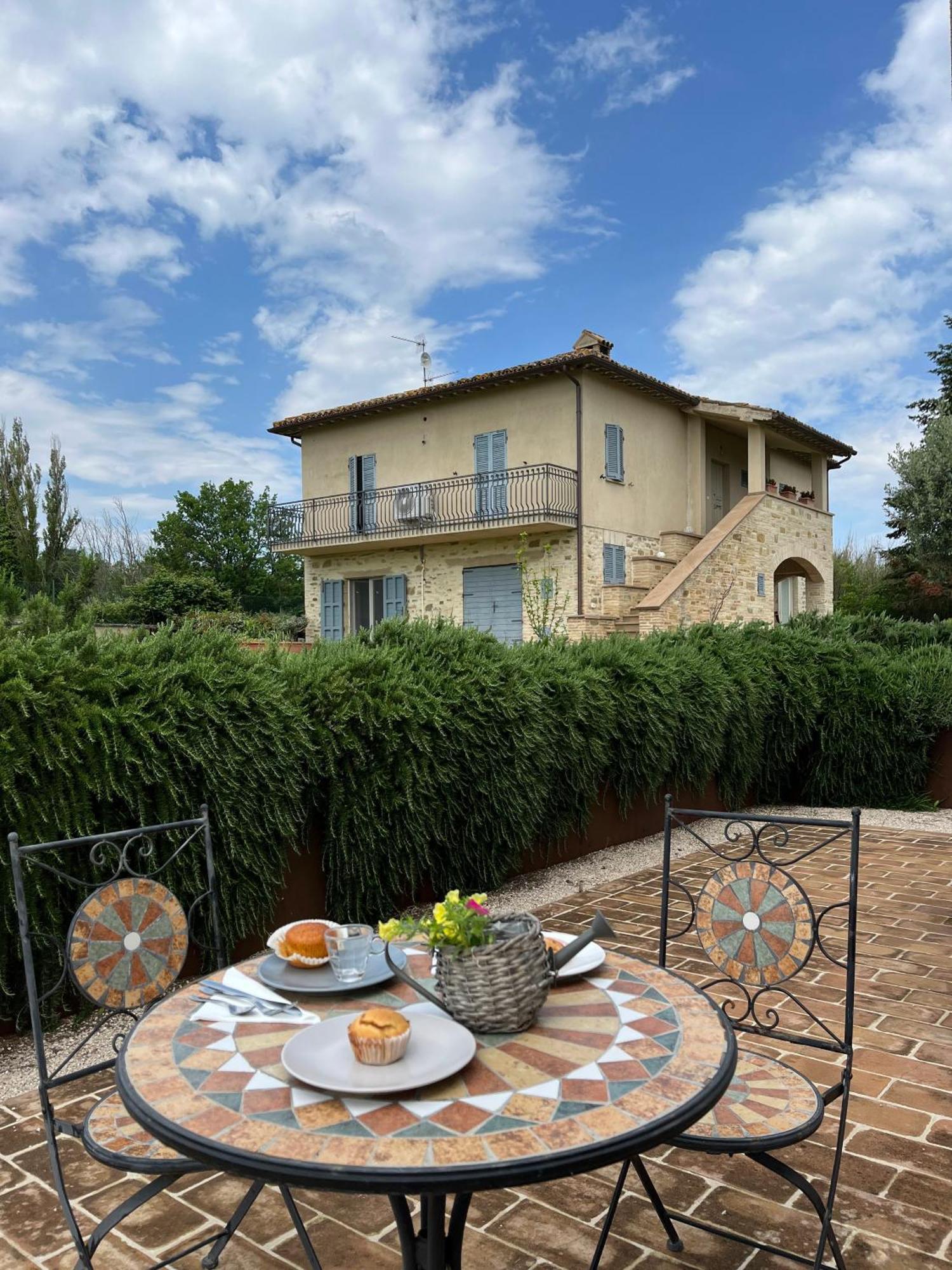 Agriturismo Qui E Ora Bevagna ภายนอก รูปภาพ